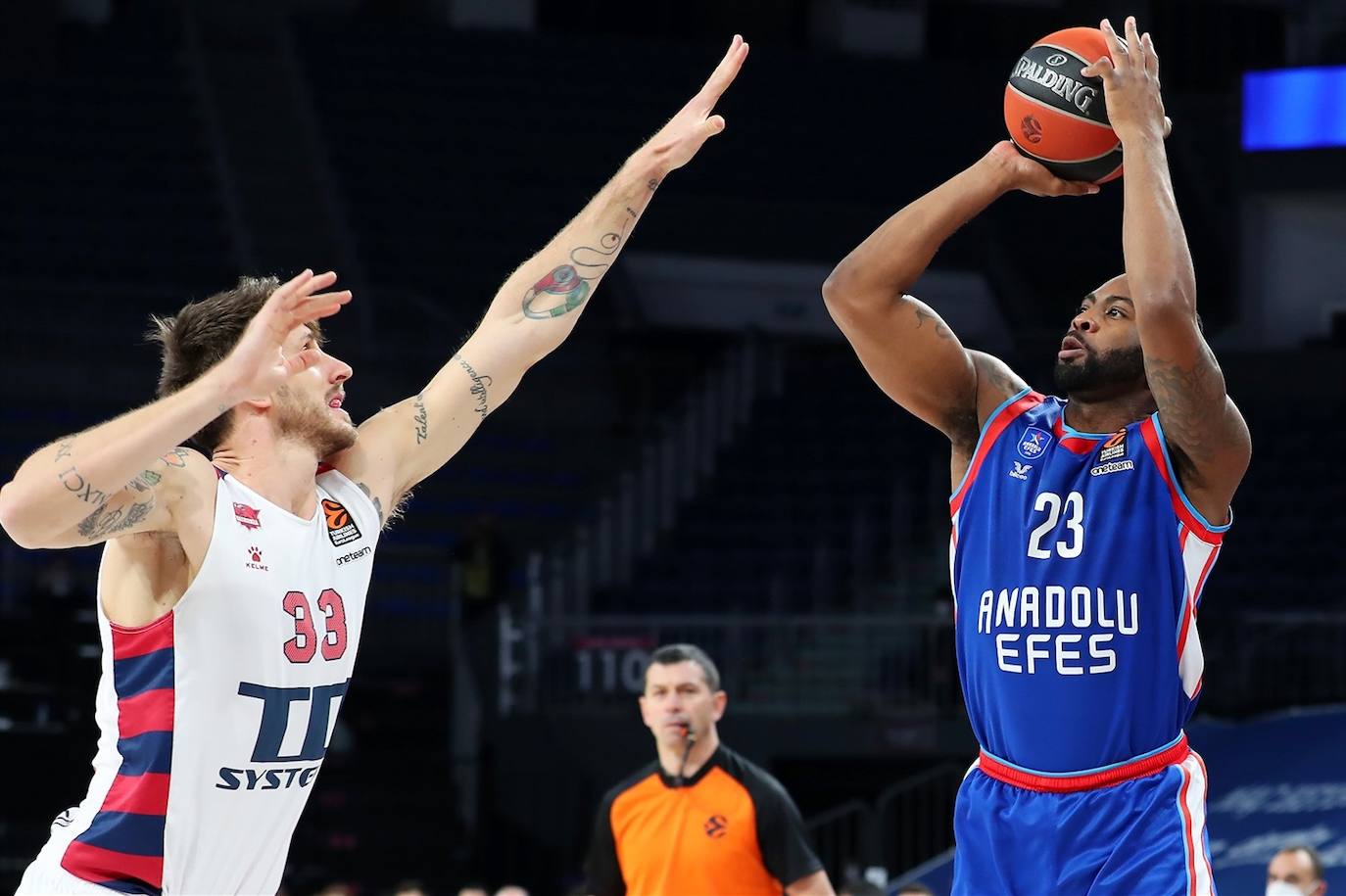 Fotos: Las imágenes del Efes-Baskonia