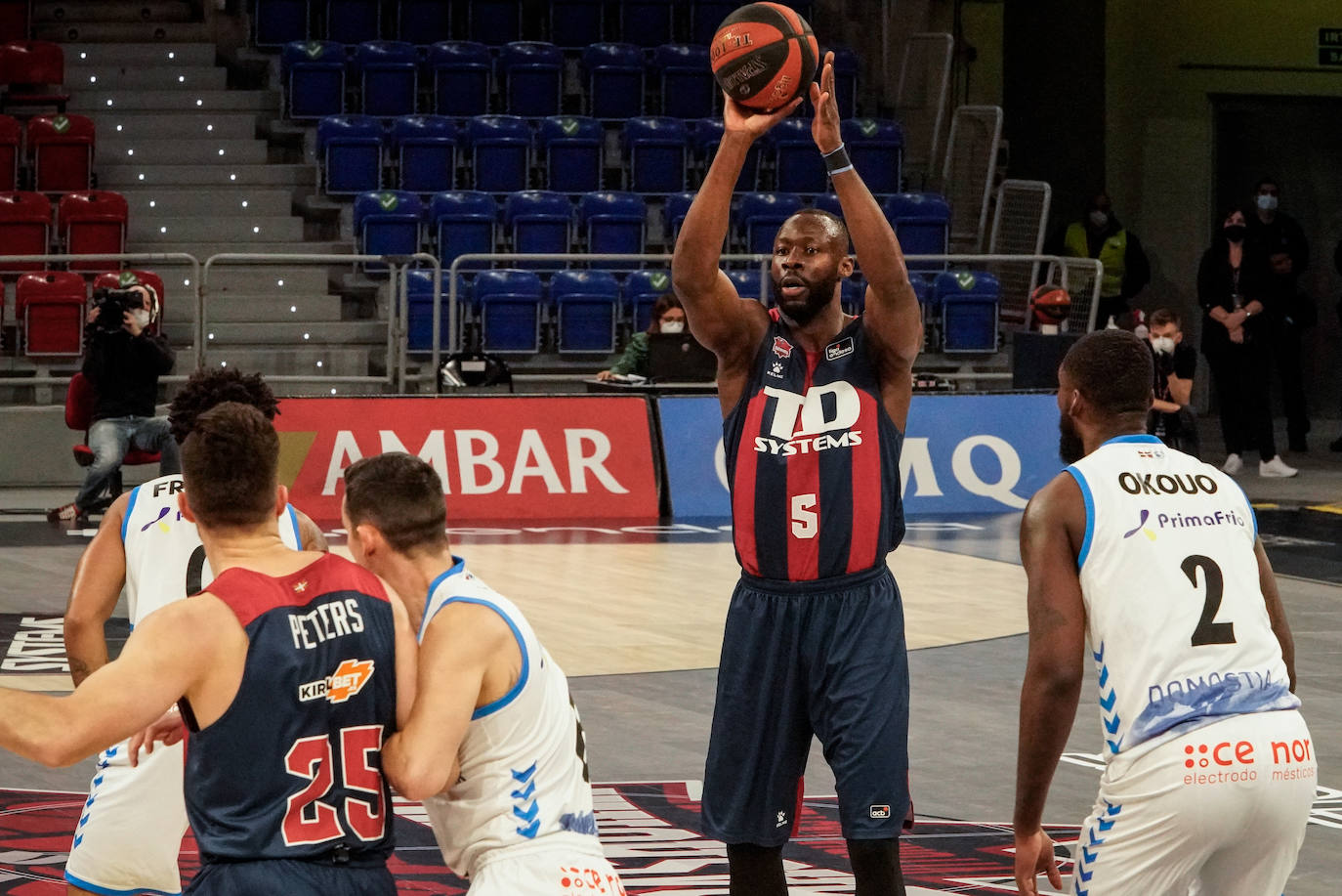 Fotos: TD Systems Baskonia - Gipuzkoa Basket, en imágenes