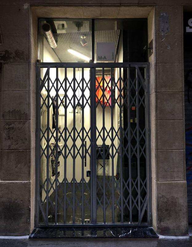 La cristalera de la tienda 'Concept Store M.A.'.