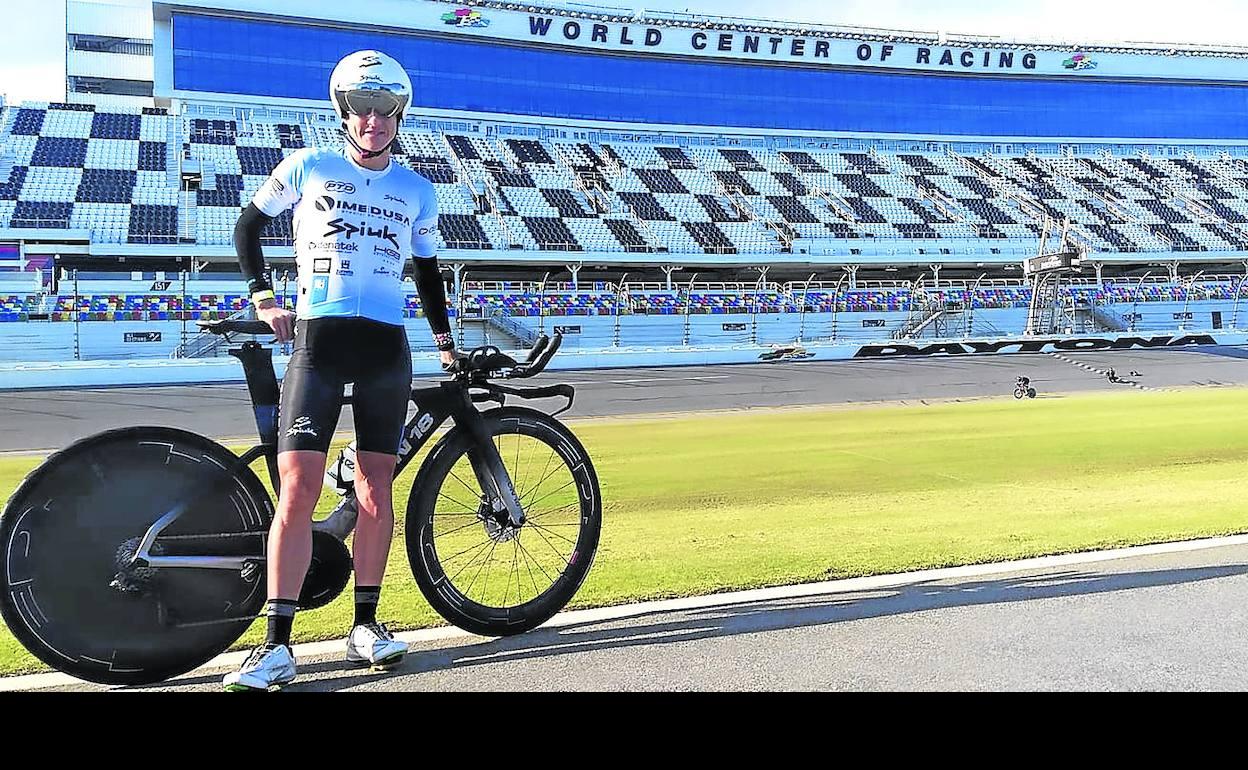 Gurutze Frades en el mítico circuito de Daytona. 