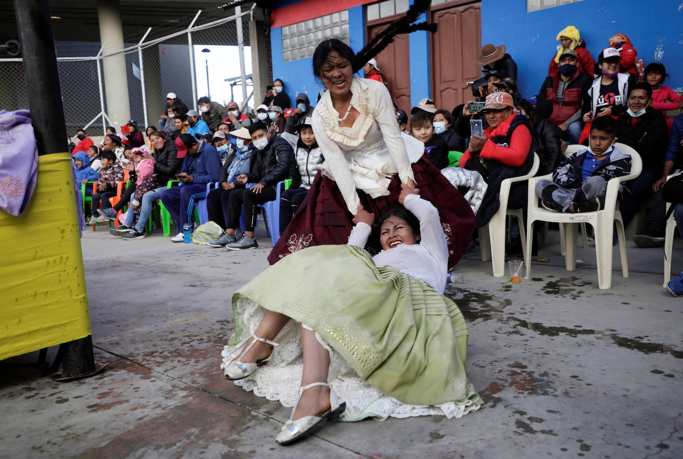Barbara Quisbert y Susana La Bonita durante su pelea.