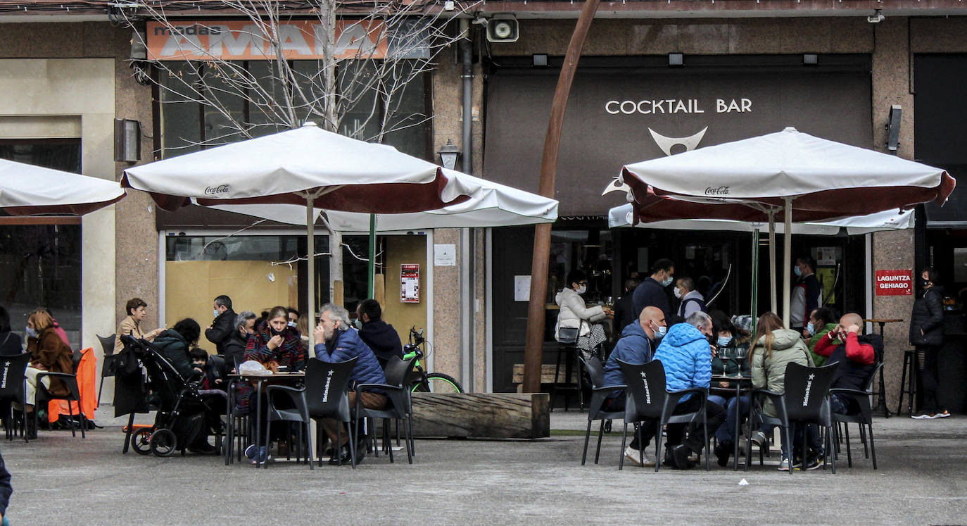Llodio ha recuperado ambiente gracias a la apertura de la hostelería.