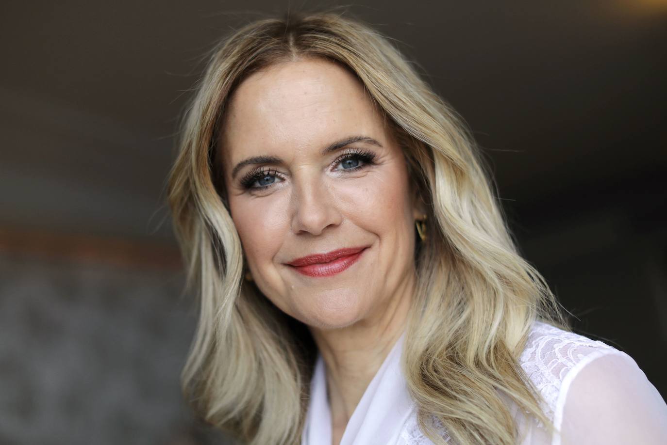 La actriz Kelly Preston, 57 años, quien apareció en películas como "Jerry Maguire" y "Twins", murió en julio después de luchar contra el cáncer de mama durante casi dos años, lo anunció su esposo John Travolta. Preston y Travolta se conocieron en 1988 cuando aparecieron juntos en una película llamada "The Experts". Se casaron en 1991.