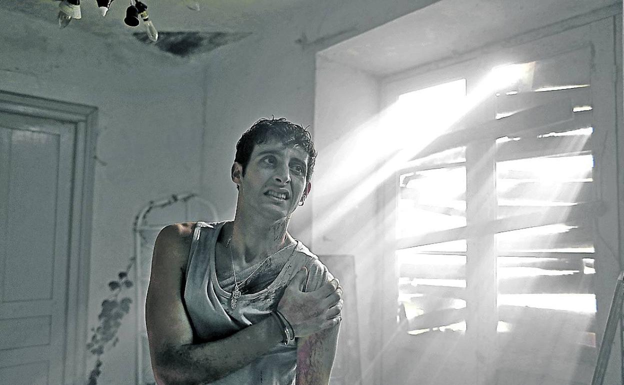 El cineasta ha utilizado filtros de Snapchat e Instagram para dar tensión a la trama. 