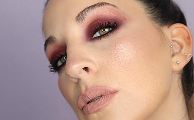 Atrévete con un maquillaje de fiesta muy diferente (y fácil) para las próximas citas navideñas