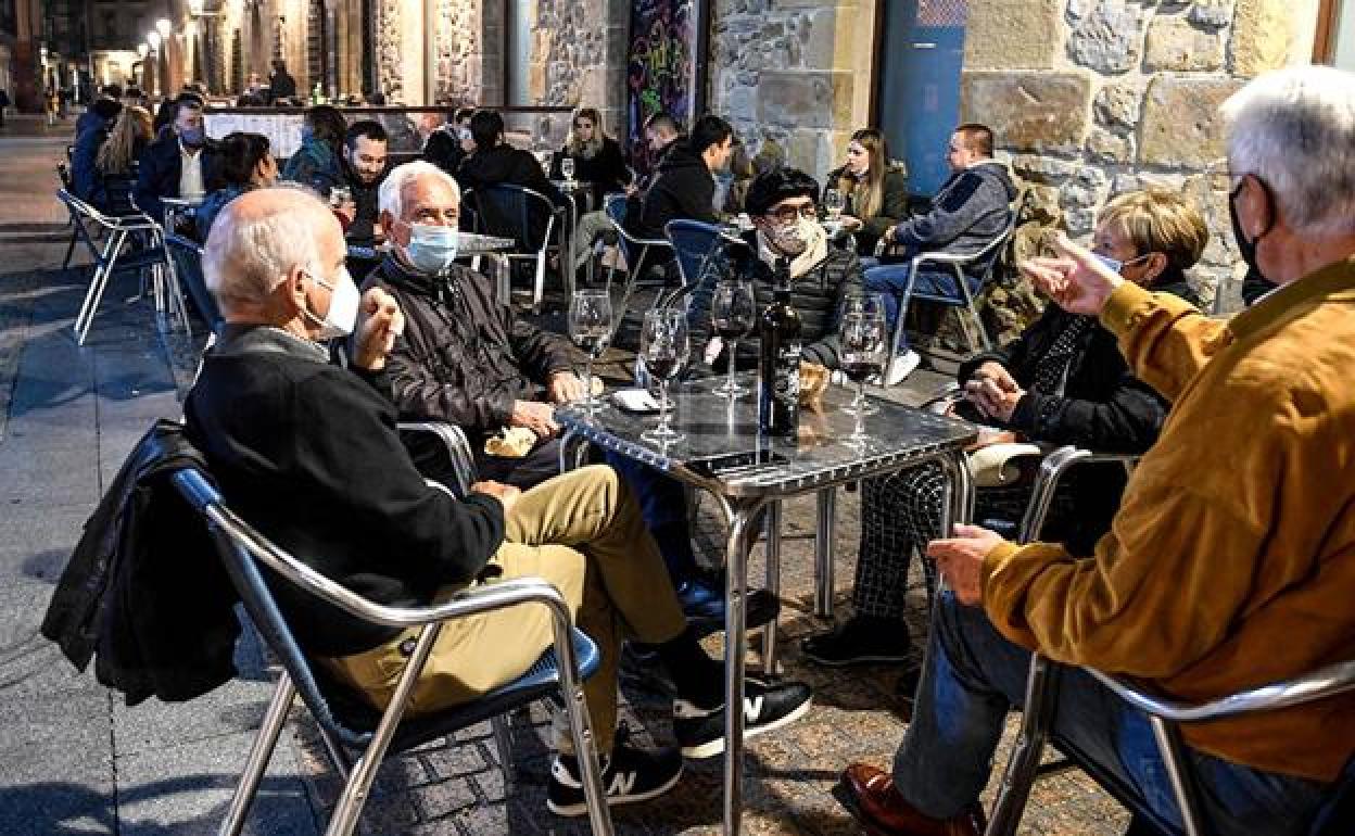 Restricciones para Navidad en el País Vasco: ¿A qué hora cierran los bares en Nochebuena y Nochevieja en Euskadi?