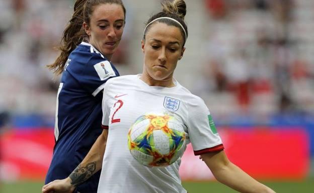 Lucy Bronze con la selección inglesa.