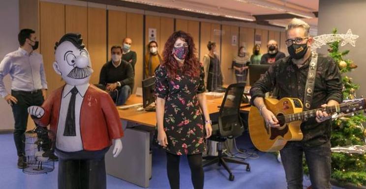 EL CORREO felicita la Navidad con Lobo & Carmine