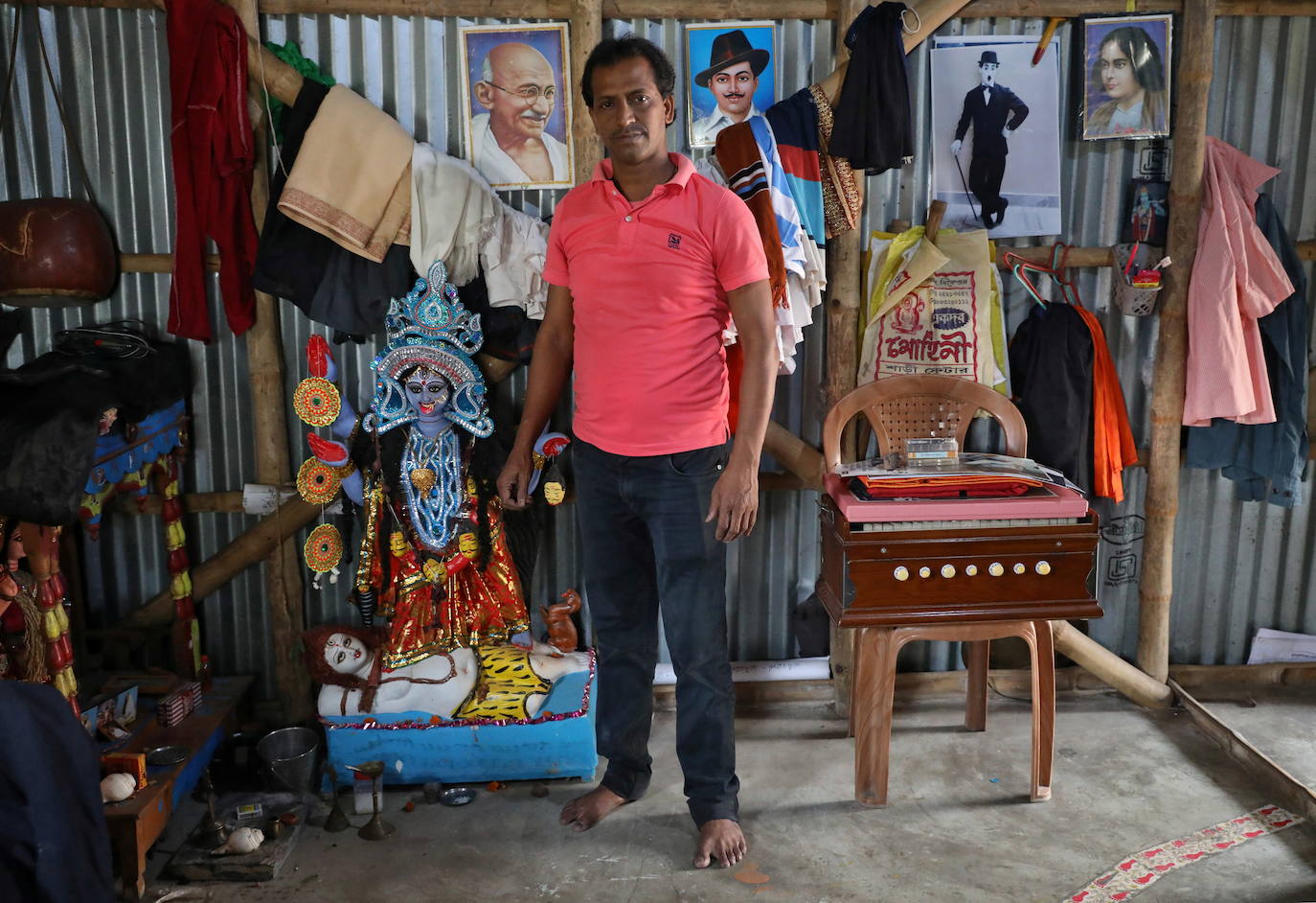 Kamal Krishna Bairagi en su casa en Kolkata, India.