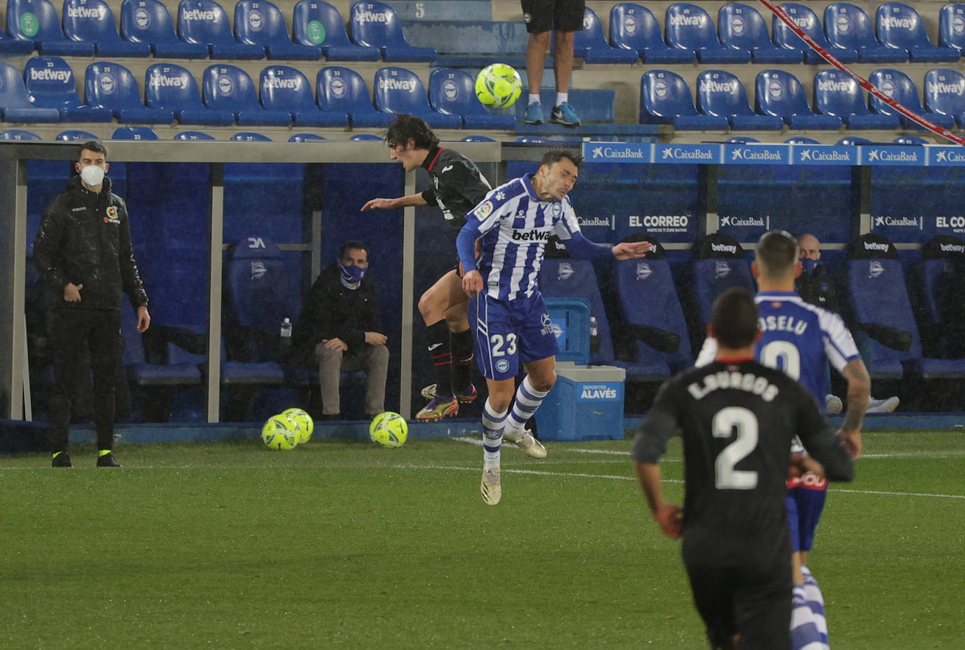 Fotos: Las imágenes del Alavés-Eibar