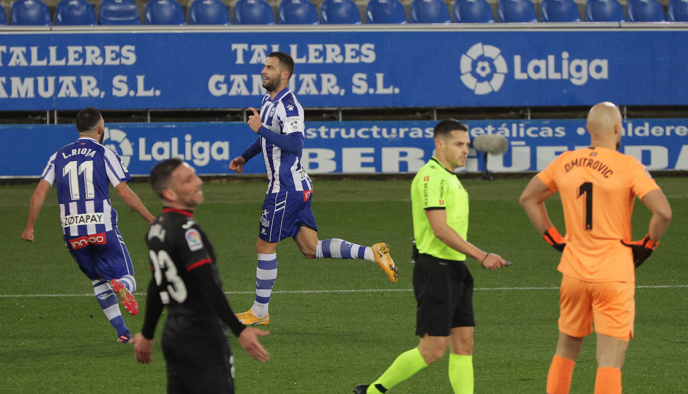 Fotos: Las imágenes del Alavés-Eibar
