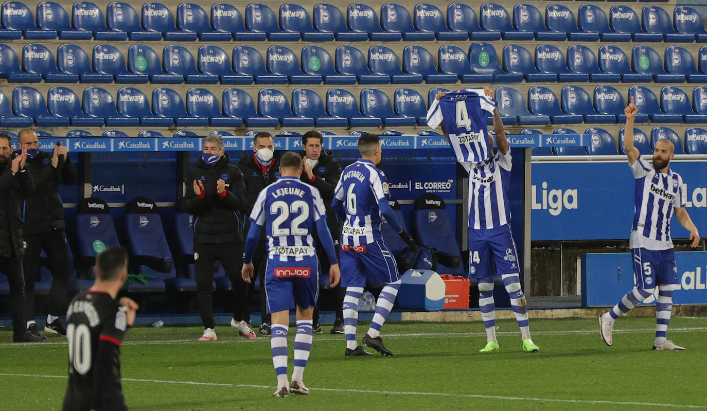 Fotos: Las imágenes del Alavés-Eibar