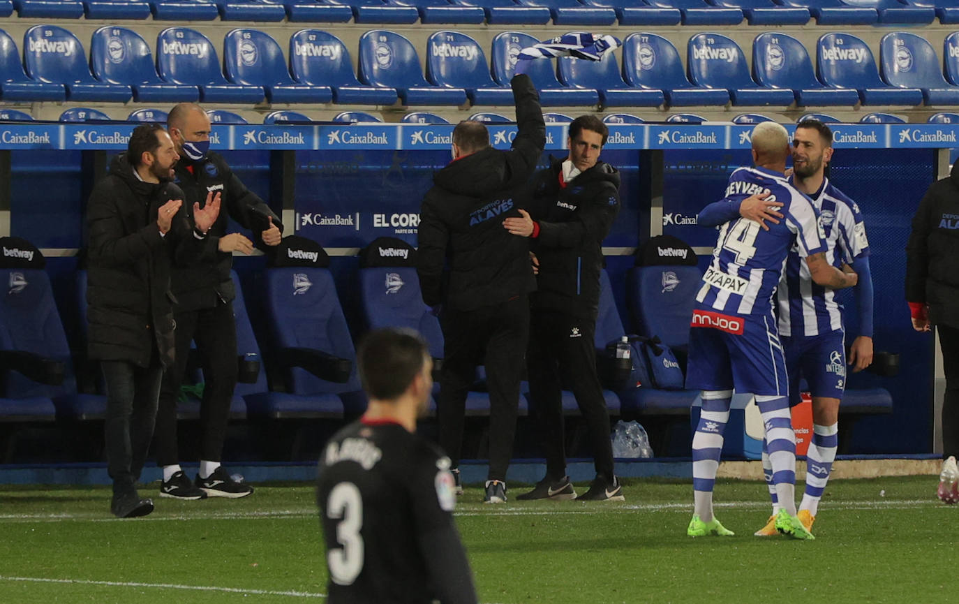 Fotos: Las imágenes del Alavés-Eibar