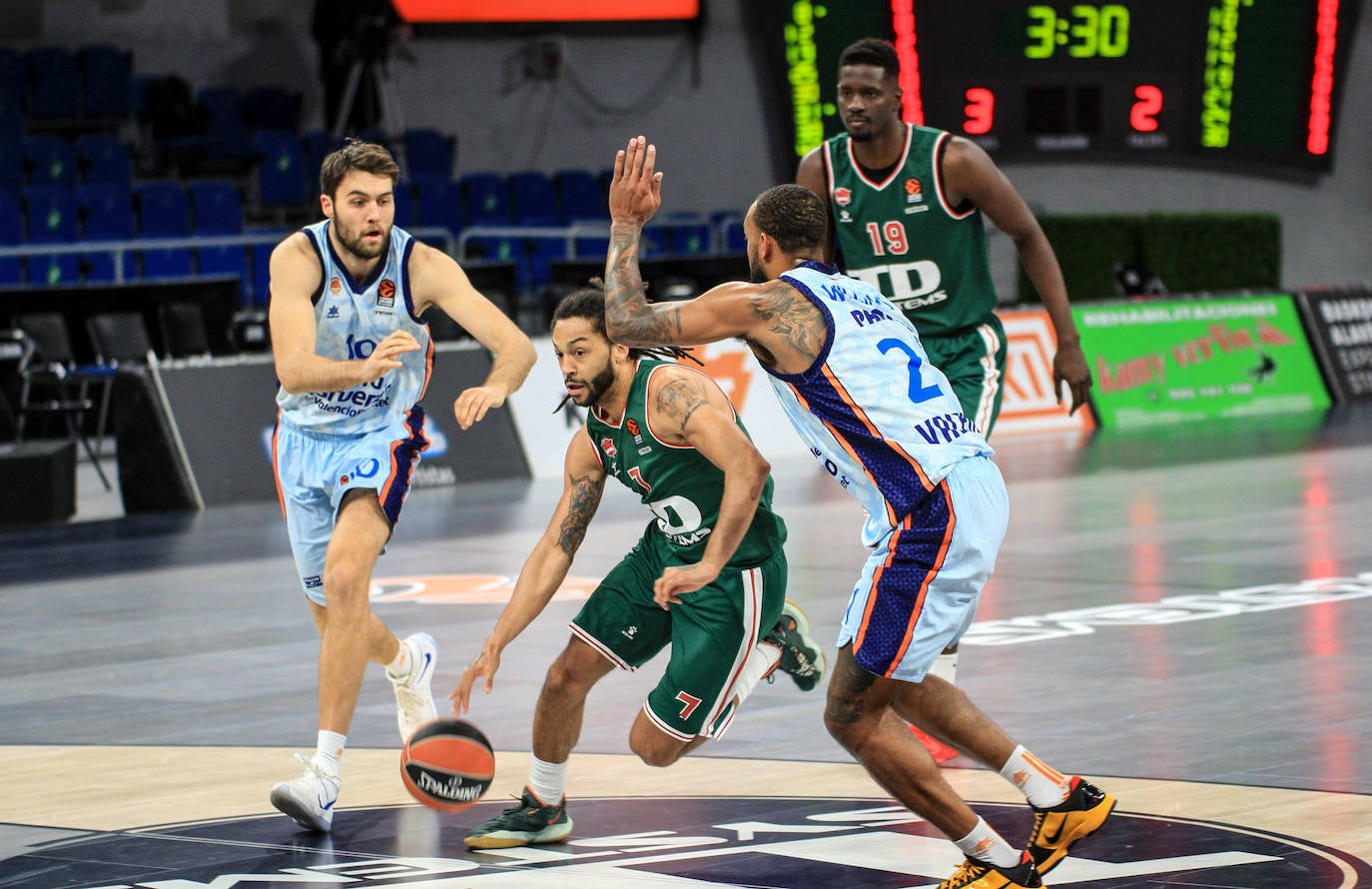 Fotos: Las imágenes del Baskonia - Valencia