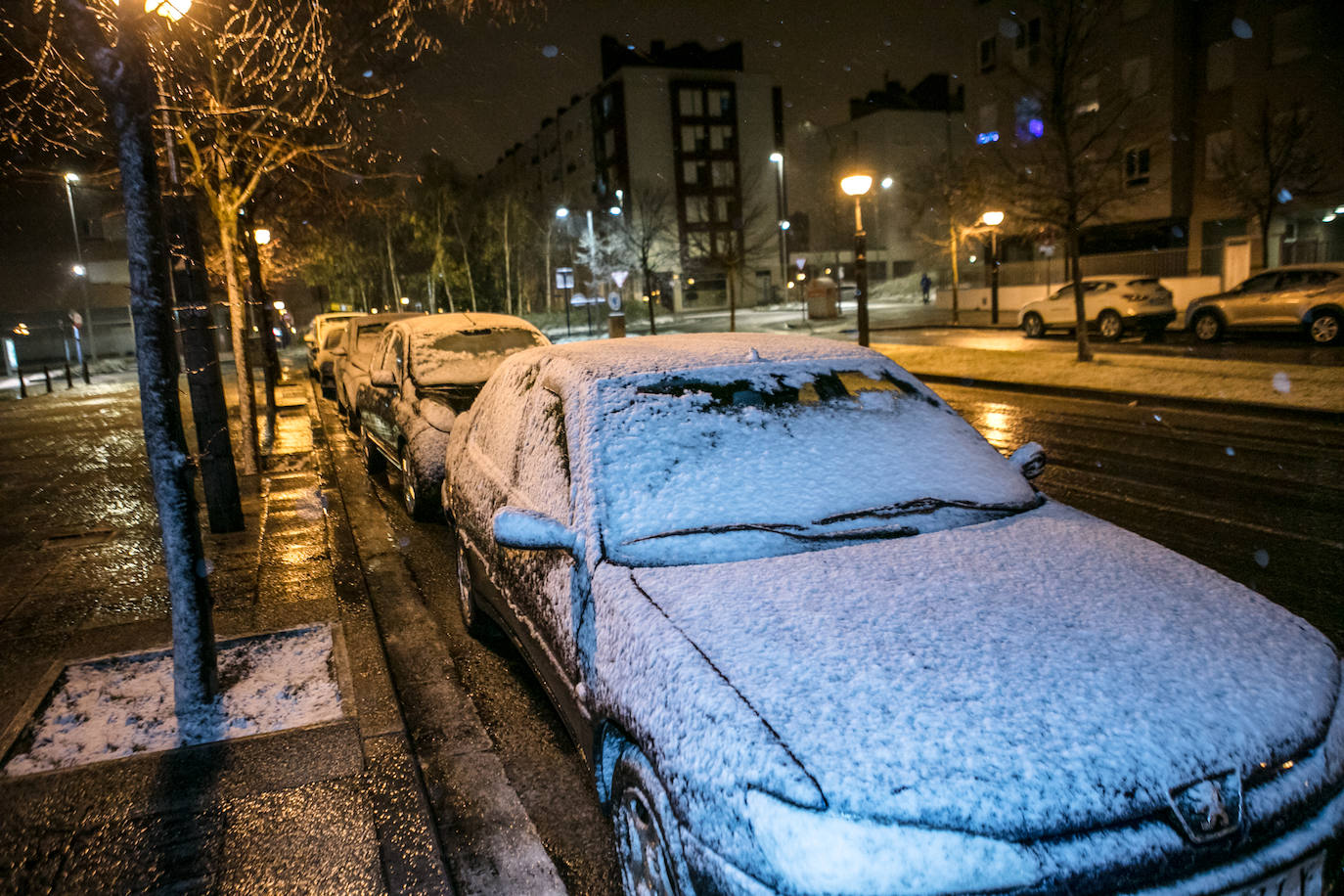 La nieve hizo acto de presencia a última hora del viernes.