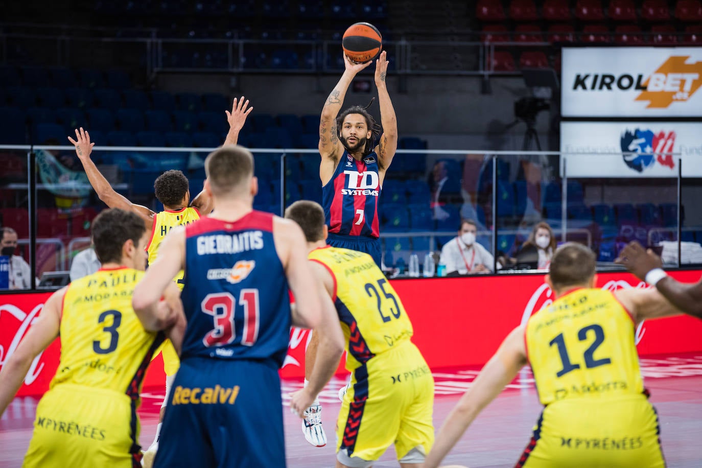 Fotos: Las imágenes del TD Systems Baskonia - Morabanc Andorra
