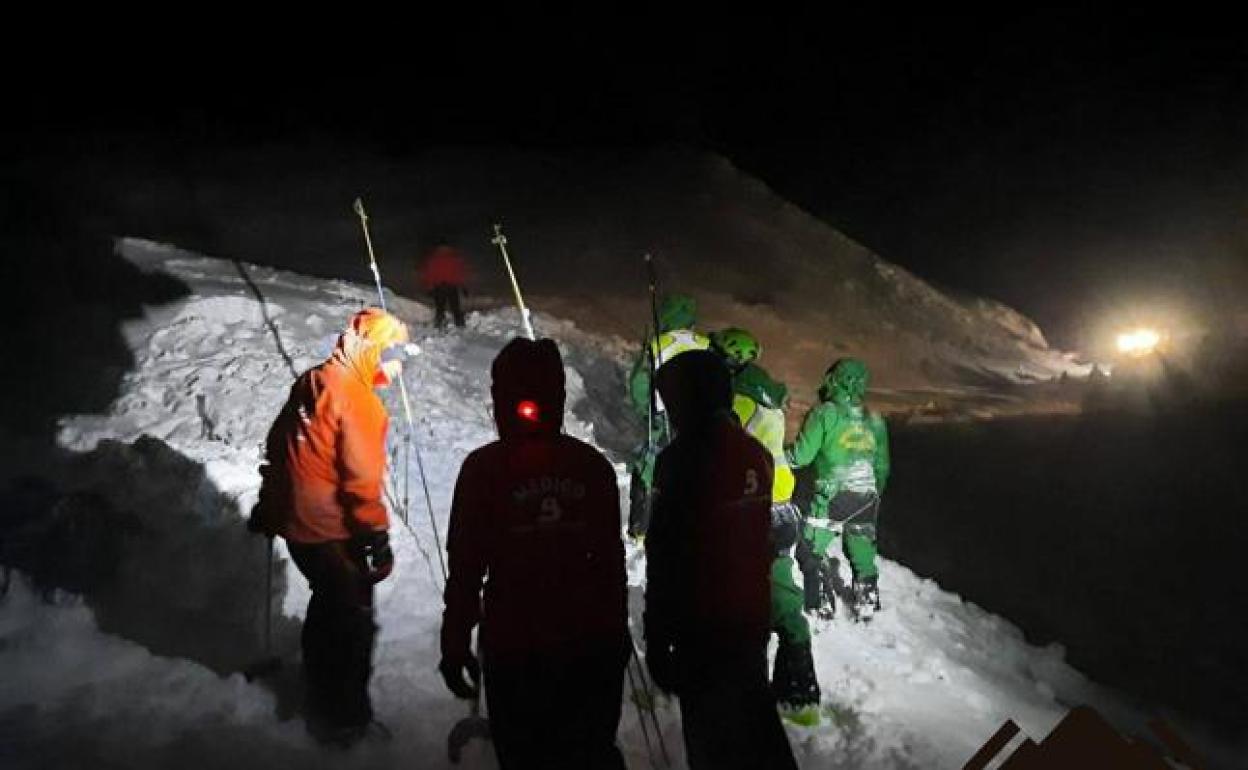 Un operario de una quitanieves muere por un alud en Asturias