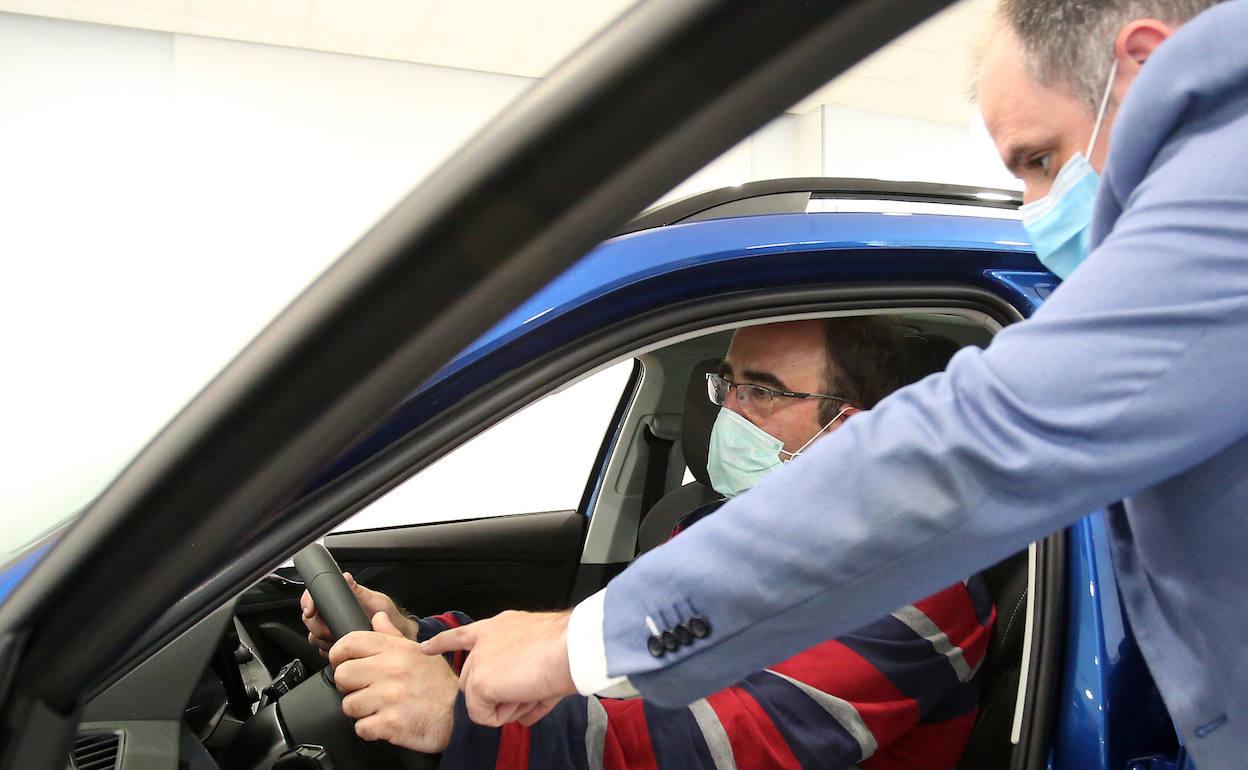 Las ventas de coches se desploman un 24% en Euskadi y retroceden a niveles de 2013, antes de la recuperación