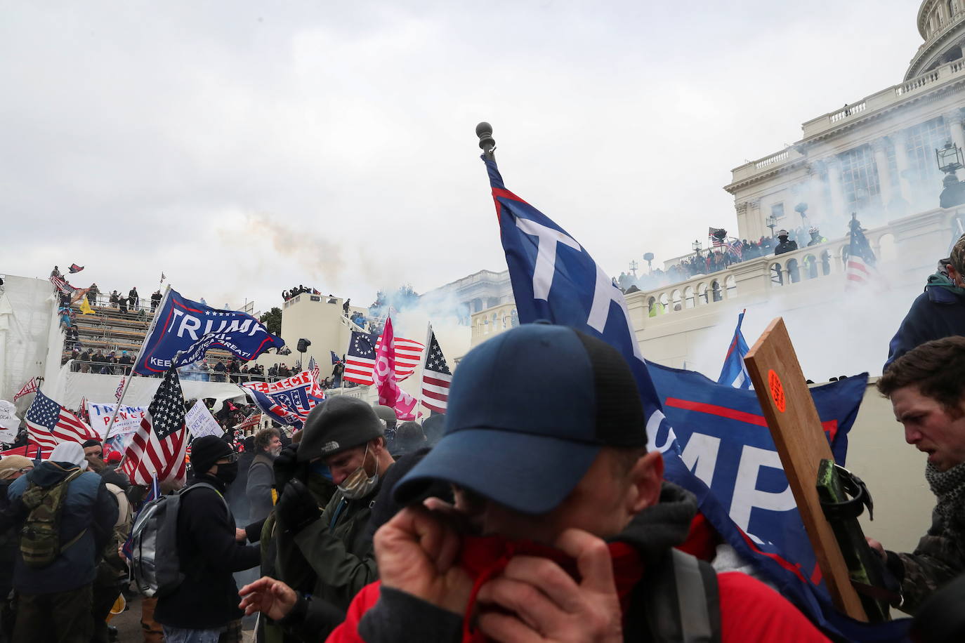 Fotos: Decenas de manifestantes irrumpen en el Capitolio