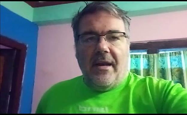 Expedición de Txikon al Manaslu: El periodista Fernando J. Pérez nos enseña lo que lleva en su mochila