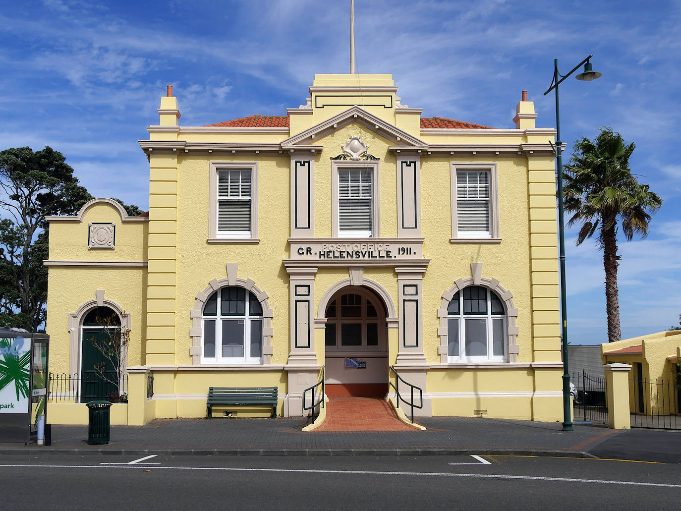 7.- Edificio de Correos en Helensville (Nueva Zelanda) | Actualmente es una de las atracciones turísticas del pueblo, declarado uno de los '10 pueblos pequeños más importantes' de Nueva Zelanda, según varias publicaciones.