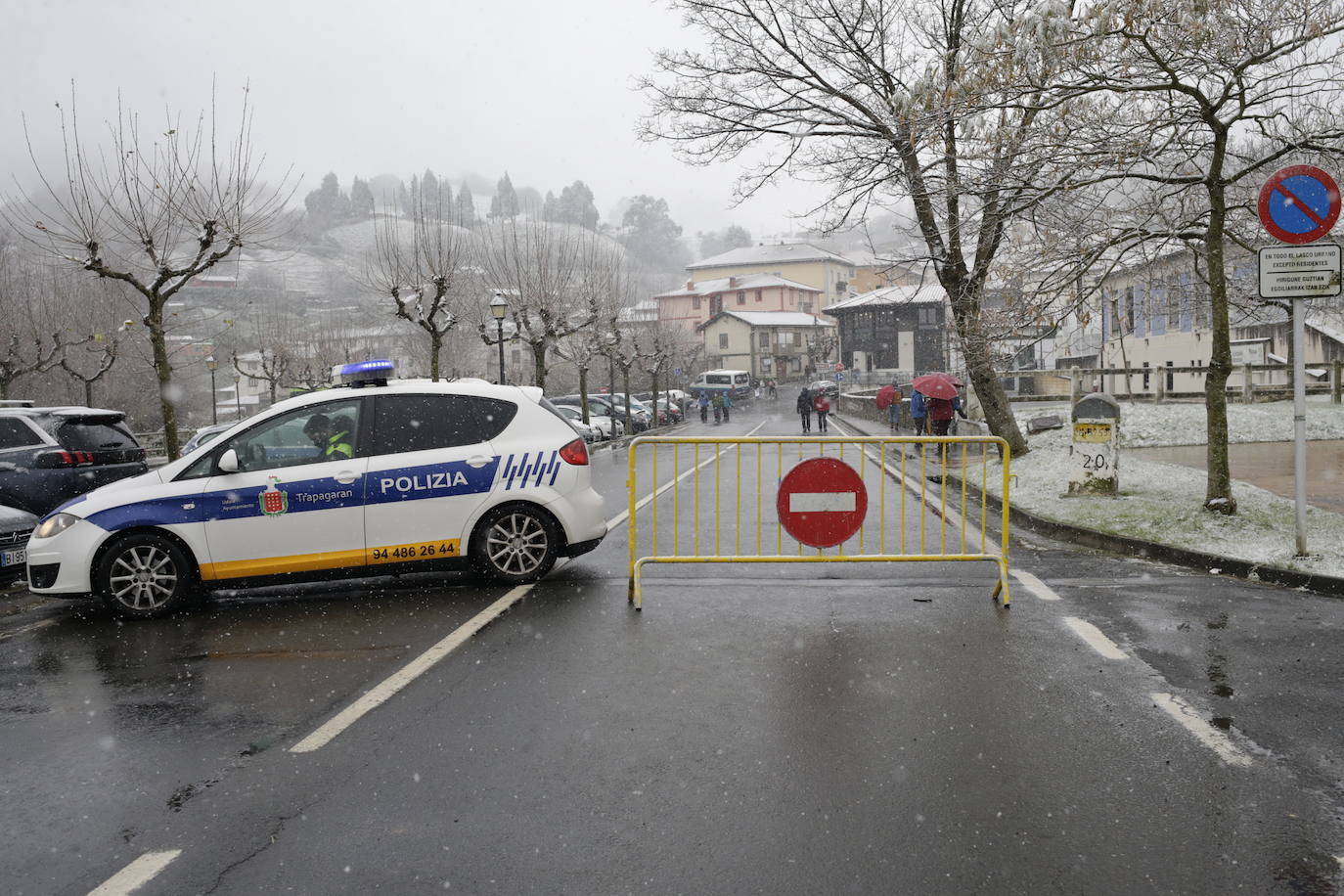 La Policia corta el paso a una zona en La Arboleda