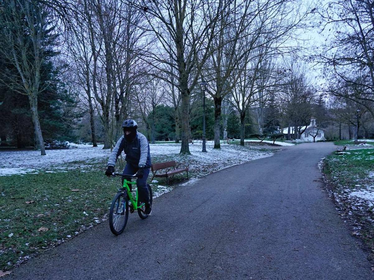 Fotos: Álava se prepara para otra jornada de nieve