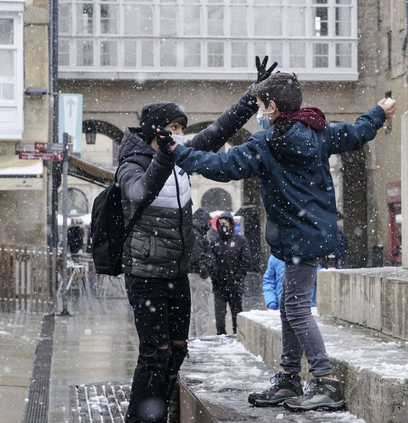 Fotos: Álava se prepara para otra jornada de nieve