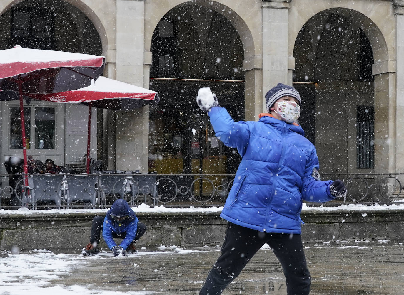 Fotos: Álava se prepara para otra jornada de nieve