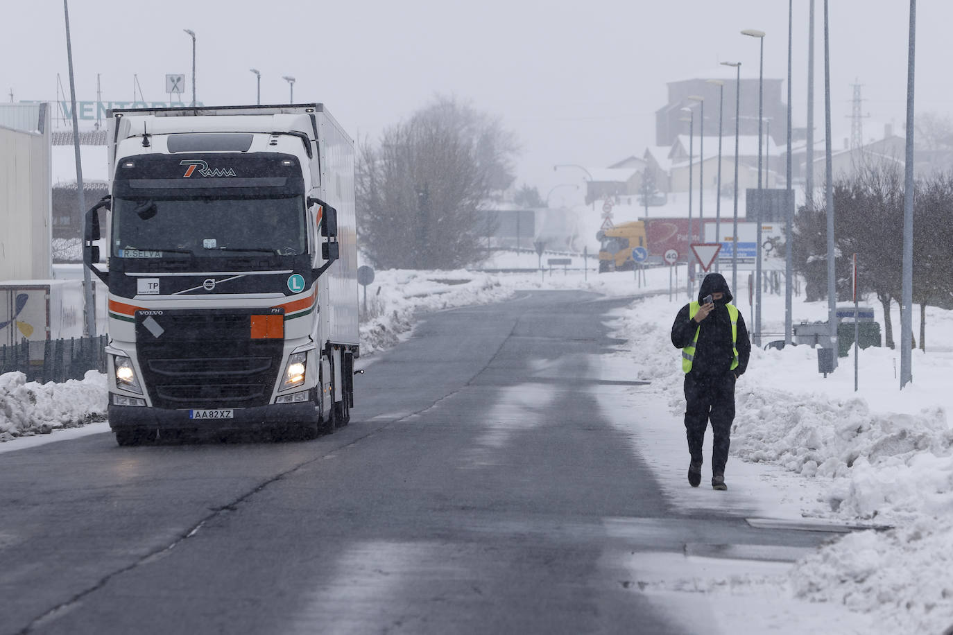 Fotos: Álava se prepara para otra jornada de nieve