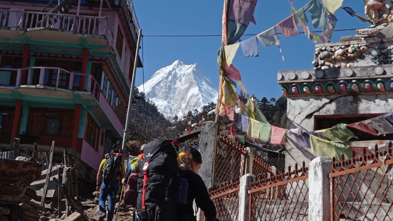 Fotos: Txikon y su expedición parten ultiman los preparativos para patir hacia Samagaon