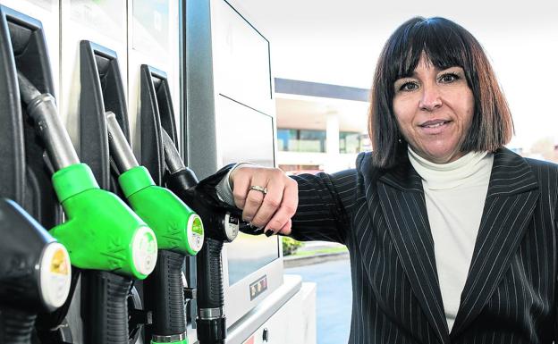 Las restricciones de movilidad reducen hasta un 40% los repostajes en las gasolineras vascas