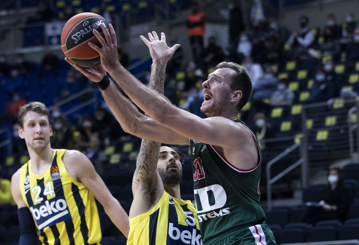 Fotos: Las imágenes del Fenerbahce-Baskonia