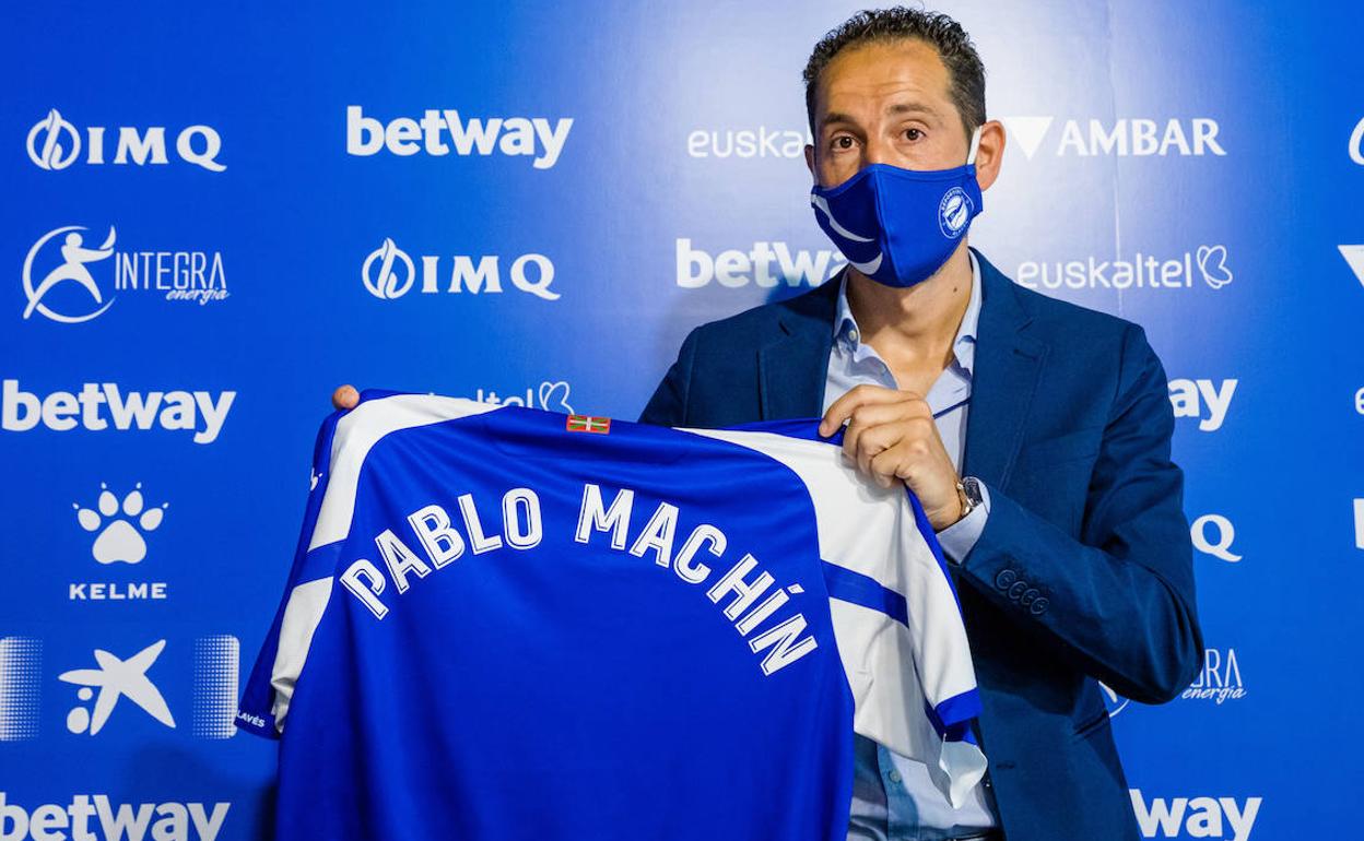 Pablo Machín, el día de su presentación como técnico del Alavés. 