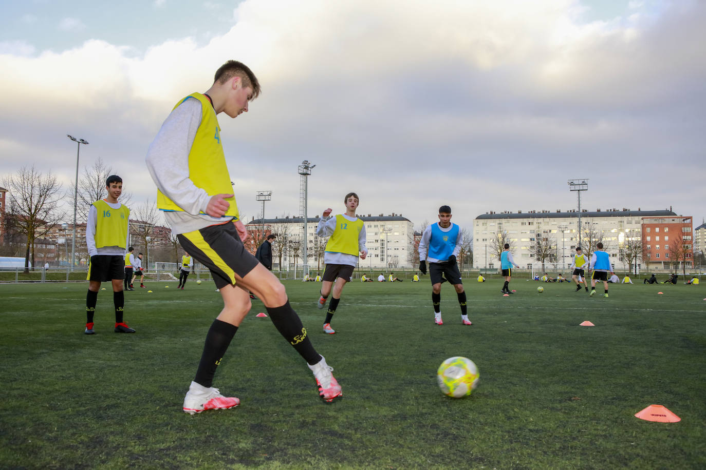 Fotos: Vuelve el deporte escolar a Álava