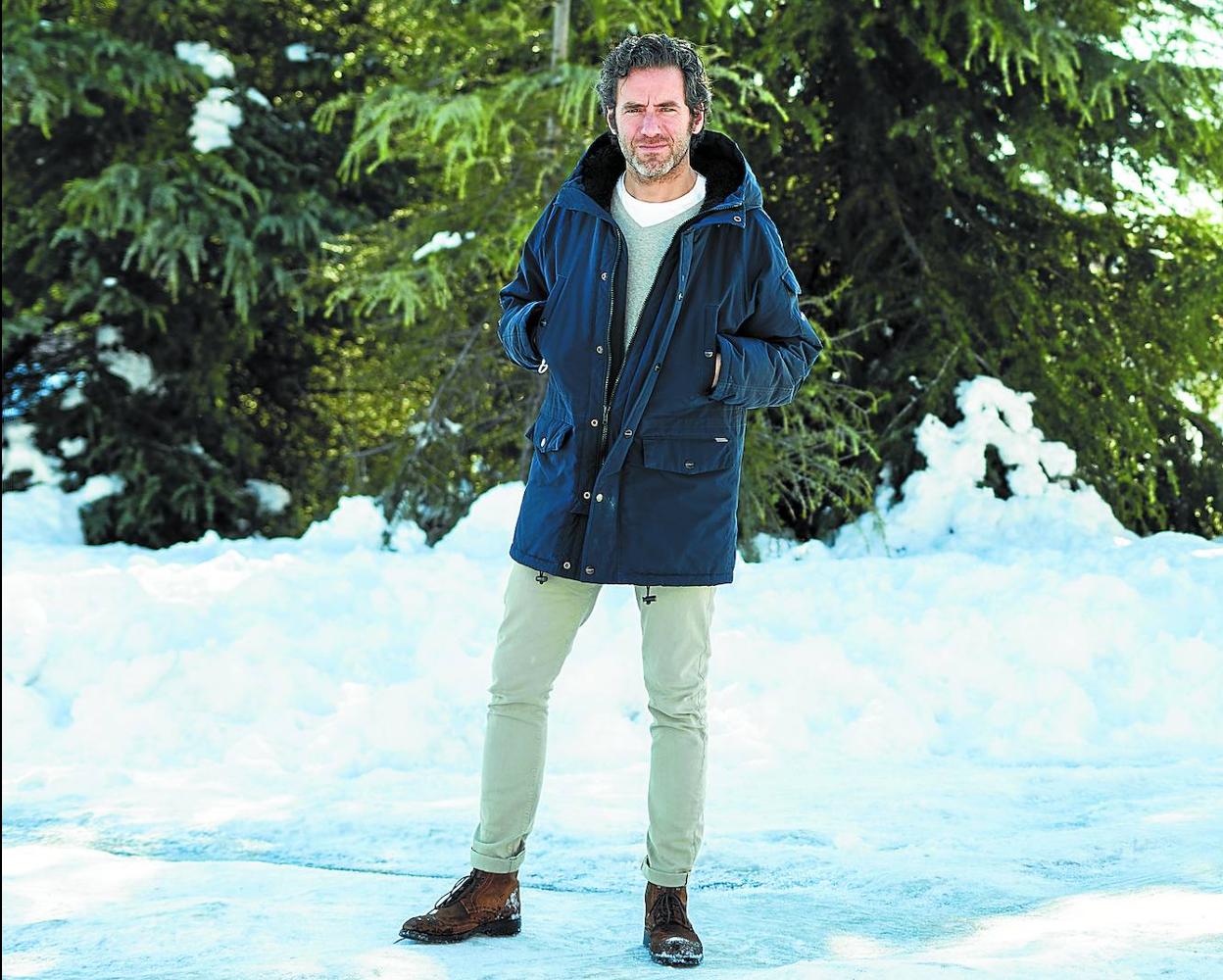 Sémper posa en las calles nevadas de Madrid, donde vive con su familia desde que dejó la política. 