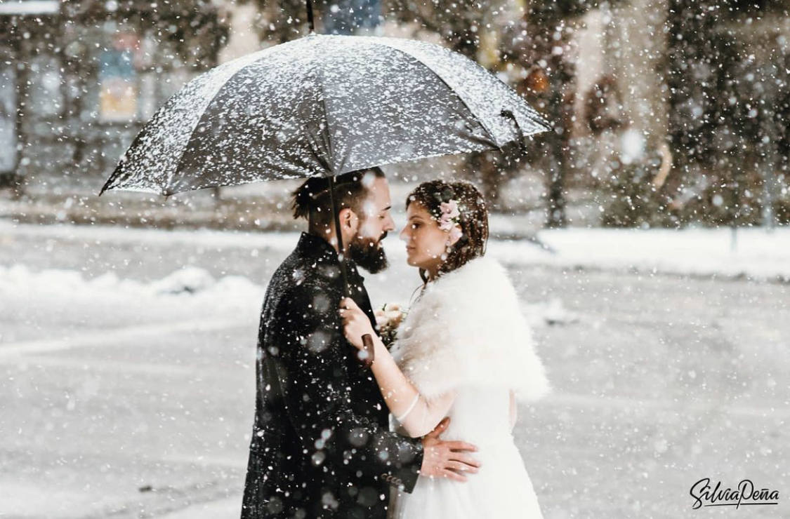 Fotos: La novia que se casó con botas &#039;Hunter&#039; y otras bodas celebradas durante el temporal &#039;Filomena&#039;