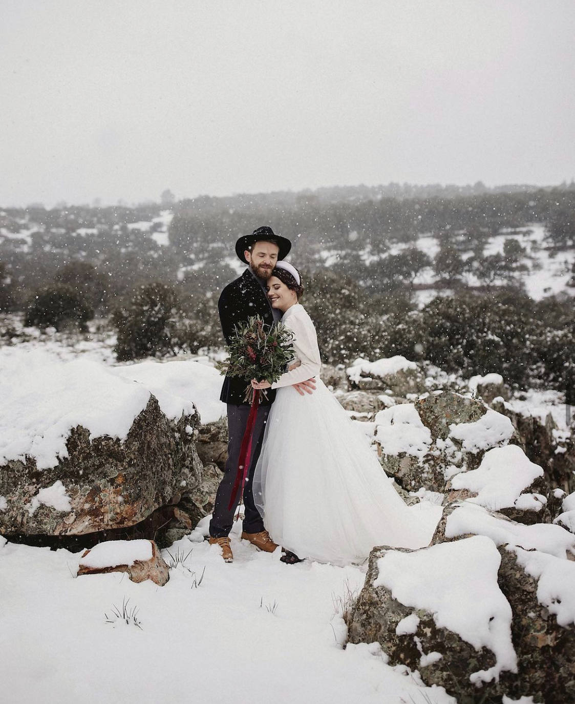 Fotos: La novia que se casó con botas &#039;Hunter&#039; y otras bodas celebradas durante el temporal &#039;Filomena&#039;