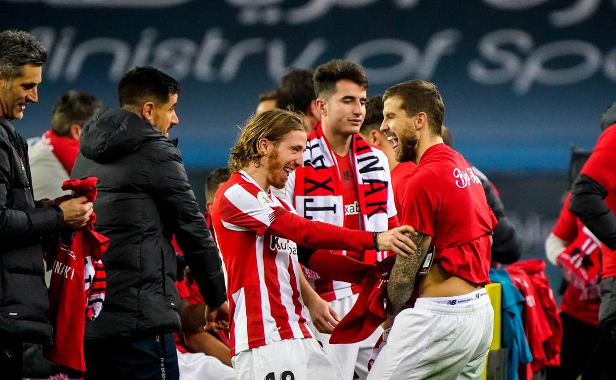 El mundo se rinde a la gesta del Athletic: Ibai Llanos, Casillas, Pedrerol, Puyol...