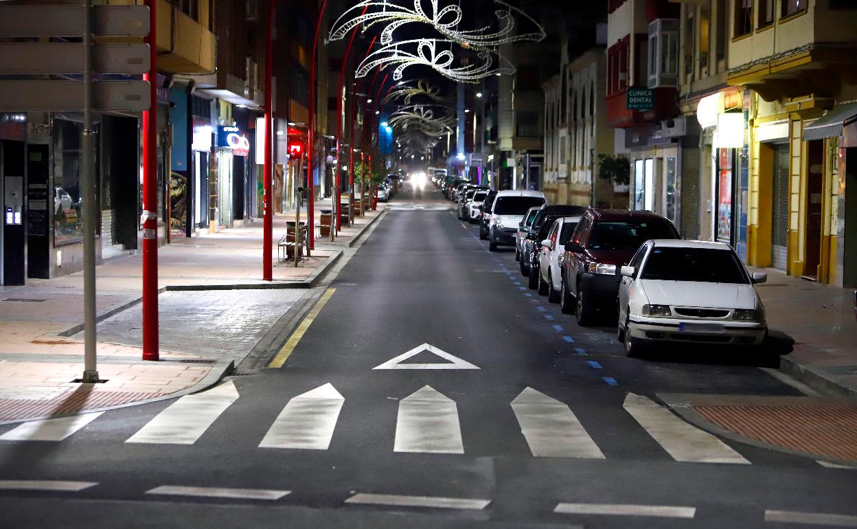 Calles vacías en los municipos de Castilla y Léon anoche. 