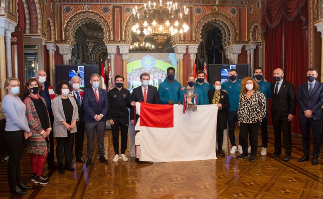 Fotos: Así ha sido el recibimiento de los supercampeones en el Ayuntamiento