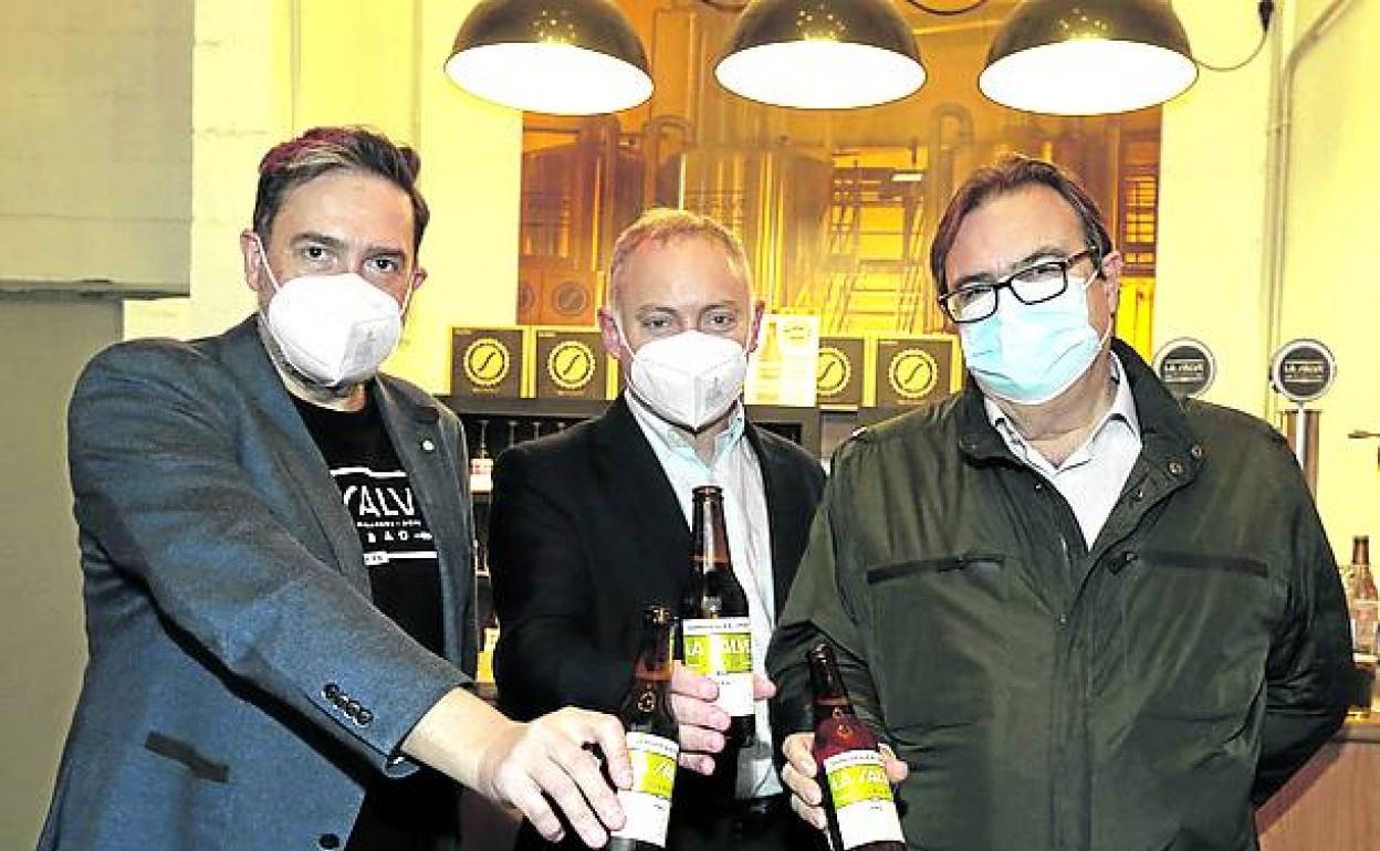 Jon Ruiz Ibinarriaga, Eduardo Saiz Lekue y Gorka Pérez-Yarza. 