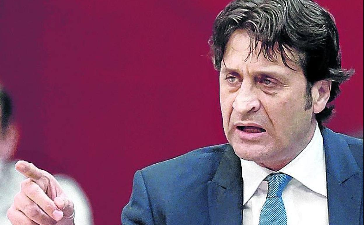 Marcelo Nicola, junto a su asistente Iñaki Martín en el GBC. 