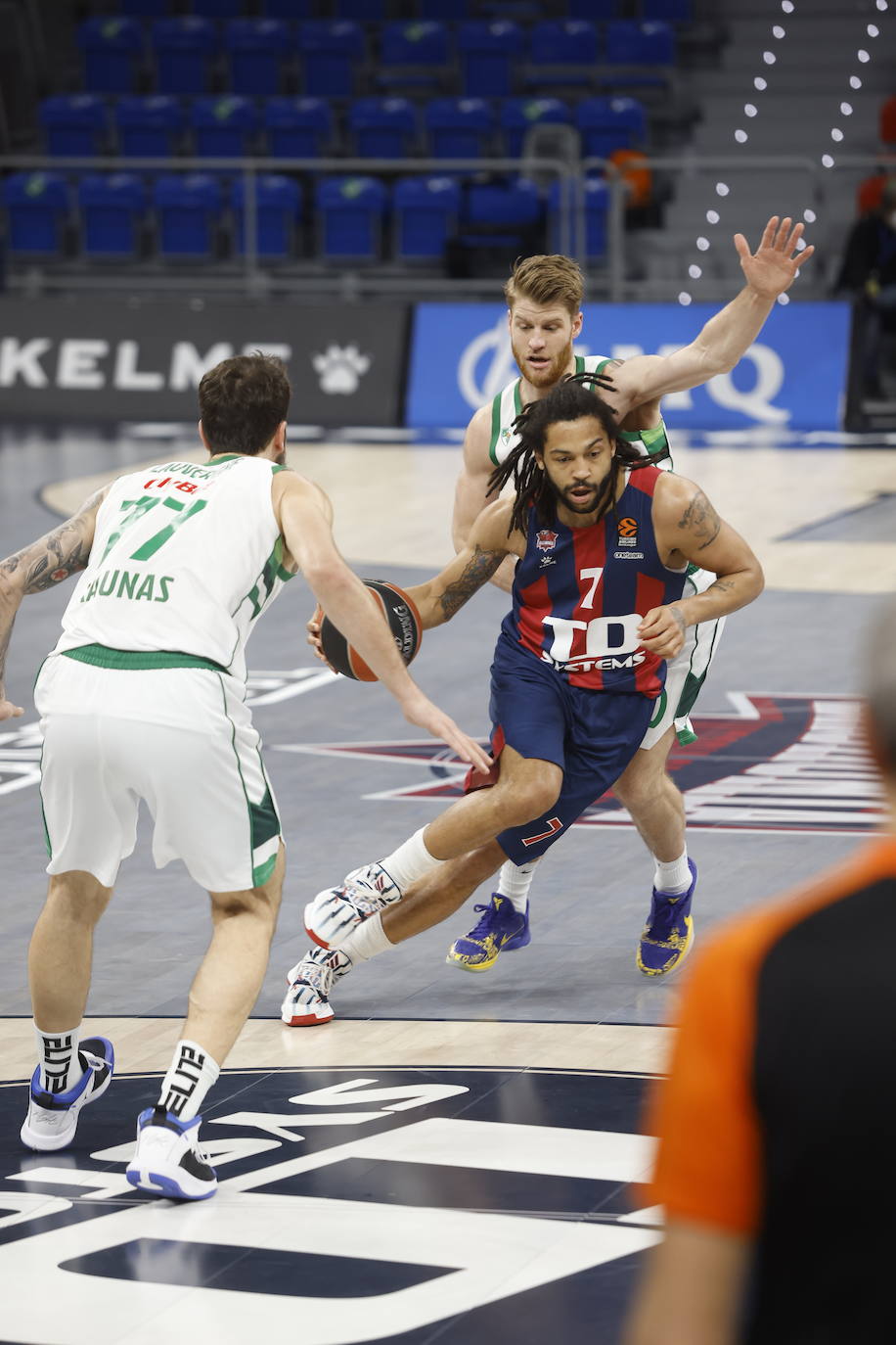 Fotos: Las mejores imágenes del TD Systems Baskonia - Zalgiris
