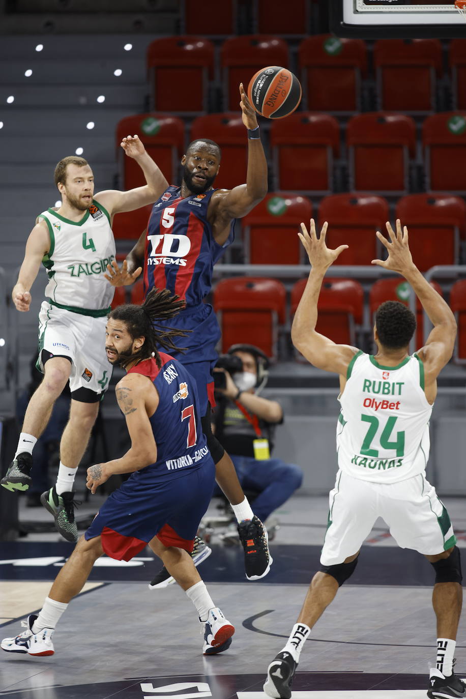 Fotos: Las mejores imágenes del TD Systems Baskonia - Zalgiris