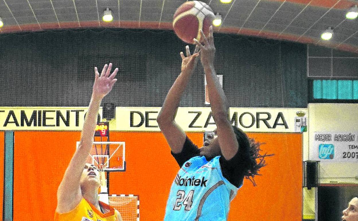 Roundtree, con 16 puntos y 19 de valoración, fue una de las jugadoras más destacadas. 