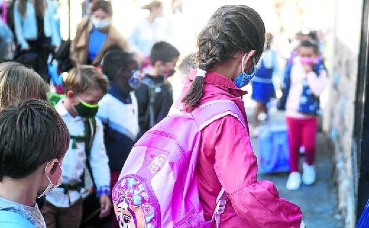 Los centros aumentarán los aislamientos cuando haya un positivo en el aula