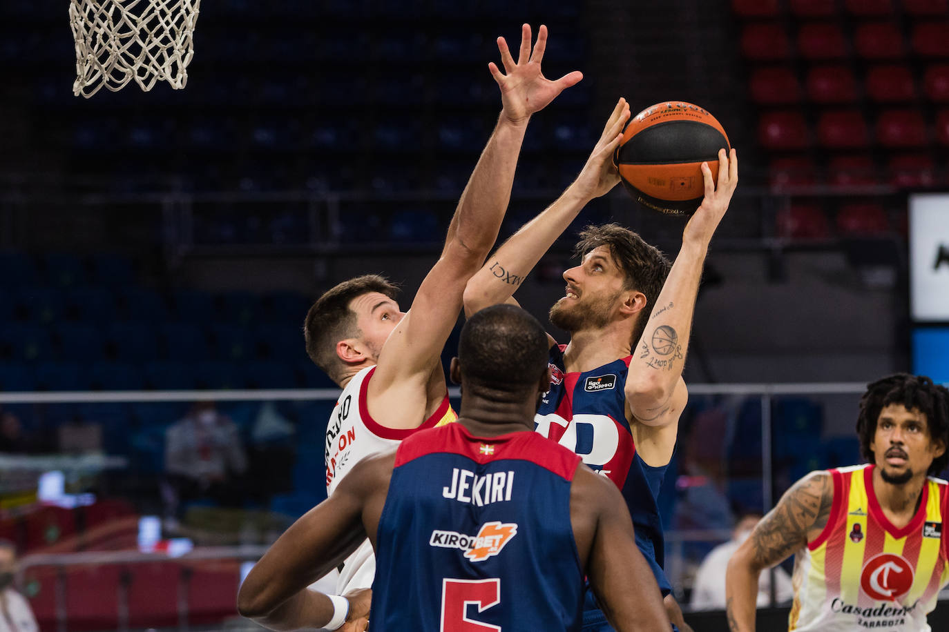 Fotos: Las mejores imágenes del TD Systems Baskonia - Casademont Zaragoza de la Liga Endesa 2021