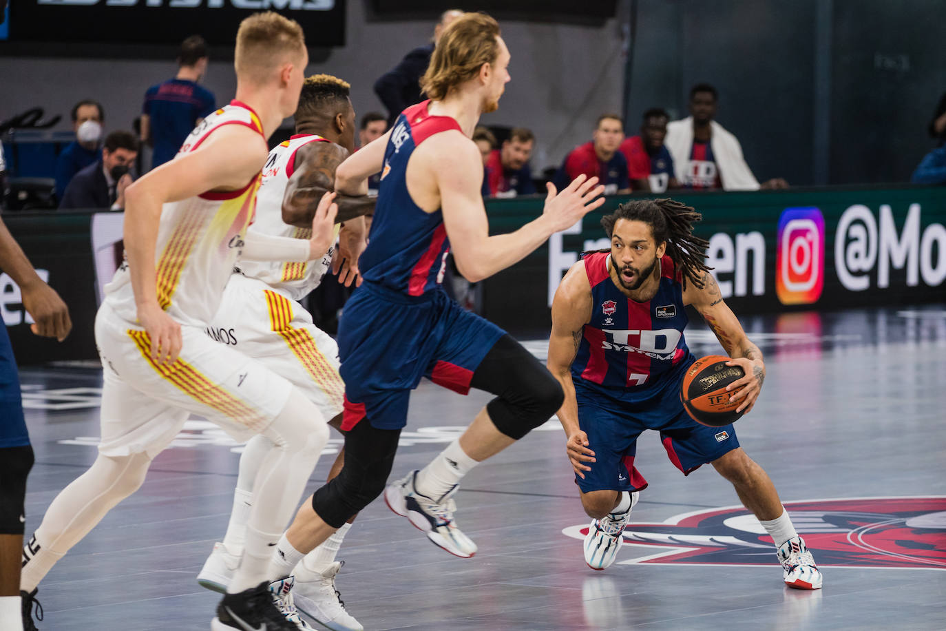 Fotos: Las mejores imágenes del TD Systems Baskonia - Casademont Zaragoza de la Liga Endesa 2021