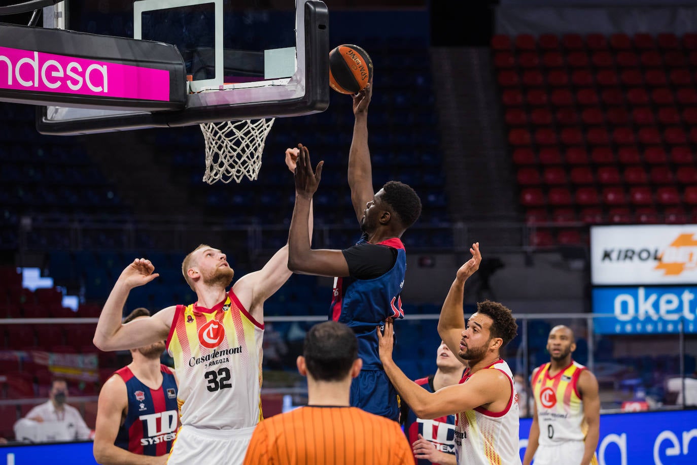 Fotos: Las mejores imágenes del TD Systems Baskonia - Casademont Zaragoza de la Liga Endesa 2021